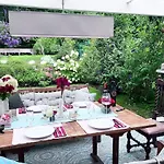 Luxurious With Fireplace And Garden Ratingen