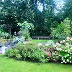 Luxurious With Fireplace And Garden Lägenhet *