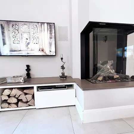 Luxurious With Fireplace And Garden 公寓