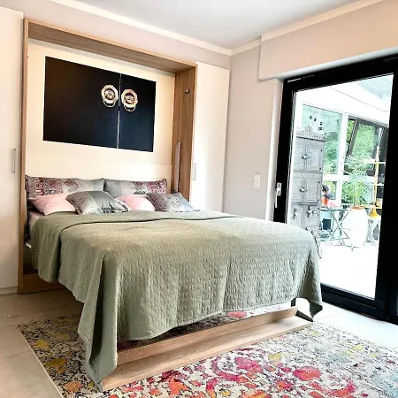 Luxurious With Fireplace And Garden *