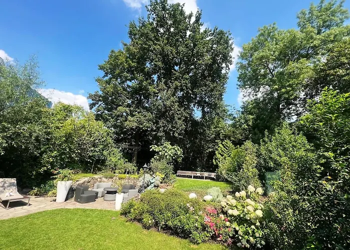 Apartman Luxurious With Fireplace And Garden