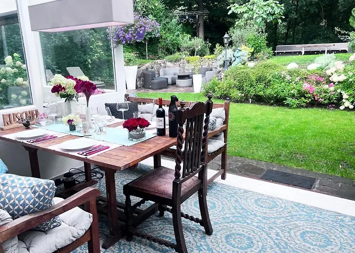 Luxurious With Fireplace And Garden Apartman