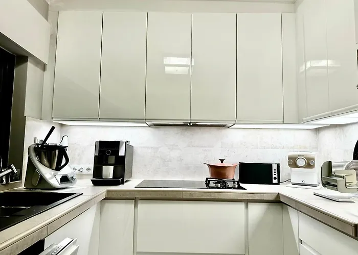 Luxurious With Fireplace And Garden * Ratingen